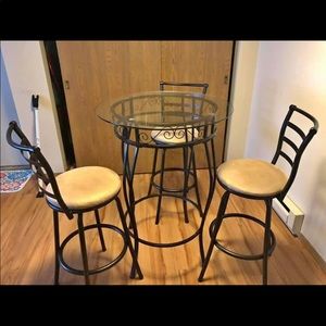 Downsizing my apartment please take off my hands